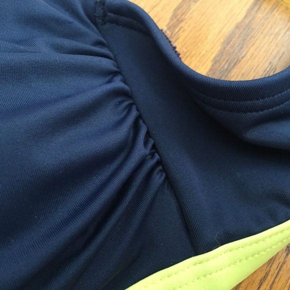(NWT) Tommy Hilfiger Core Navy/Yellow Bandeau/Halter Ruched Bikini Top Sz M - Picture 4 of 8
